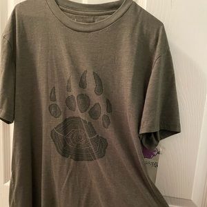 Like new. Tentree Mens tshirt